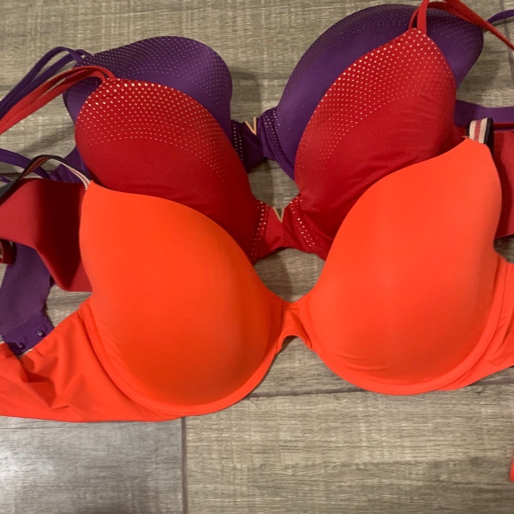 3 Victoria’s Secret bras 32DD